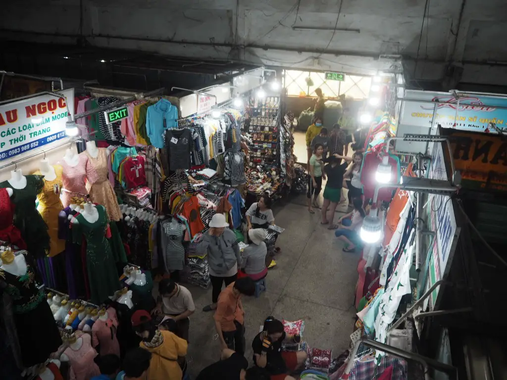 Buying Silk in Ho Chi Minh City – CreatifWerks