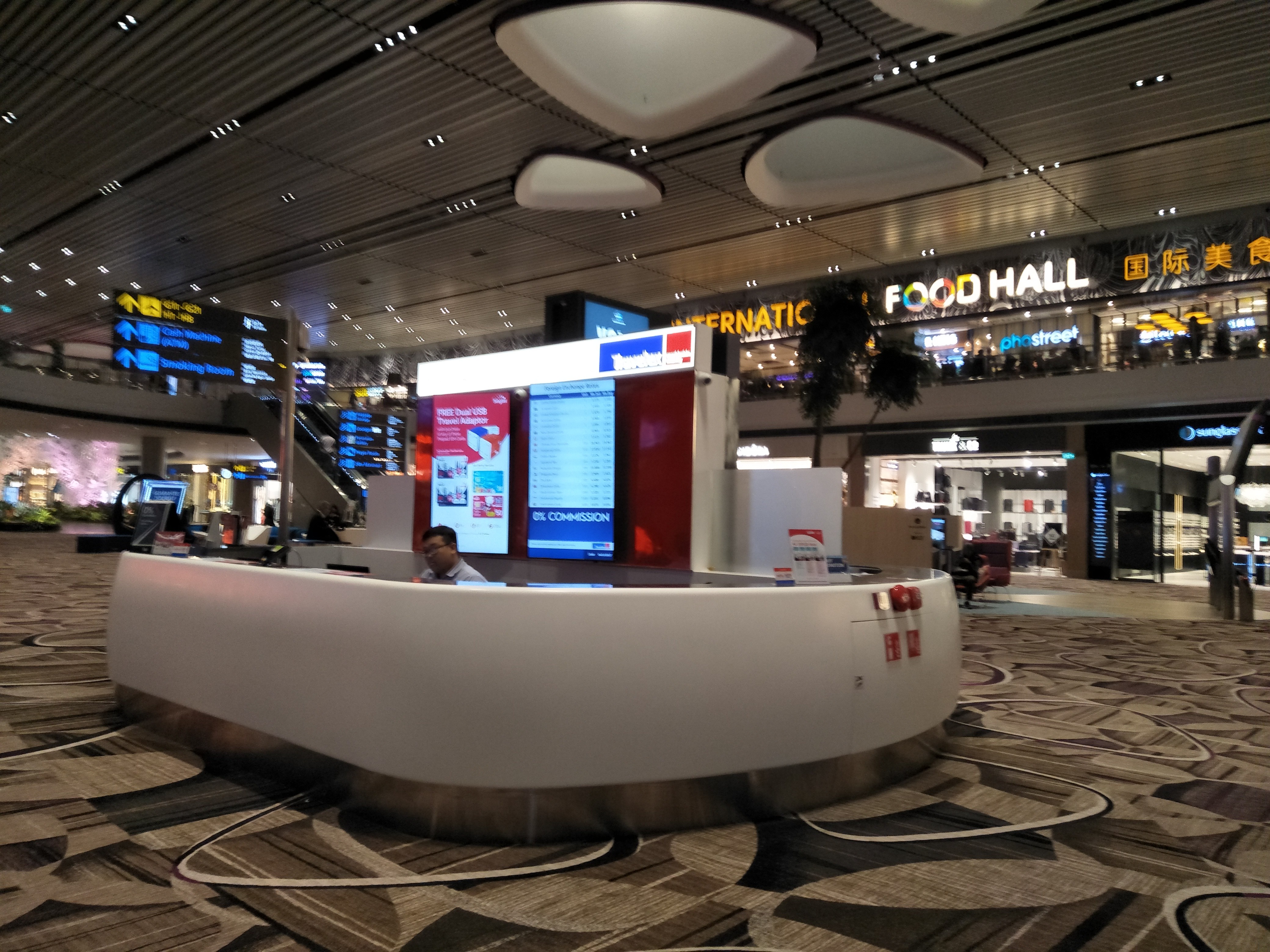 Information Counter at Terminal 4 changi airport